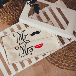 Рушник з вишивкою Mr & Mrs (2шт) Рушник з вишивкою Mr & Mrs (2шт)