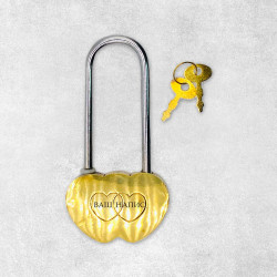 Гравірування на замку закоханих