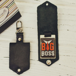 Брелок шкіряний під лінзою Big Boss Брелок шкіряний під лінзою Big Boss